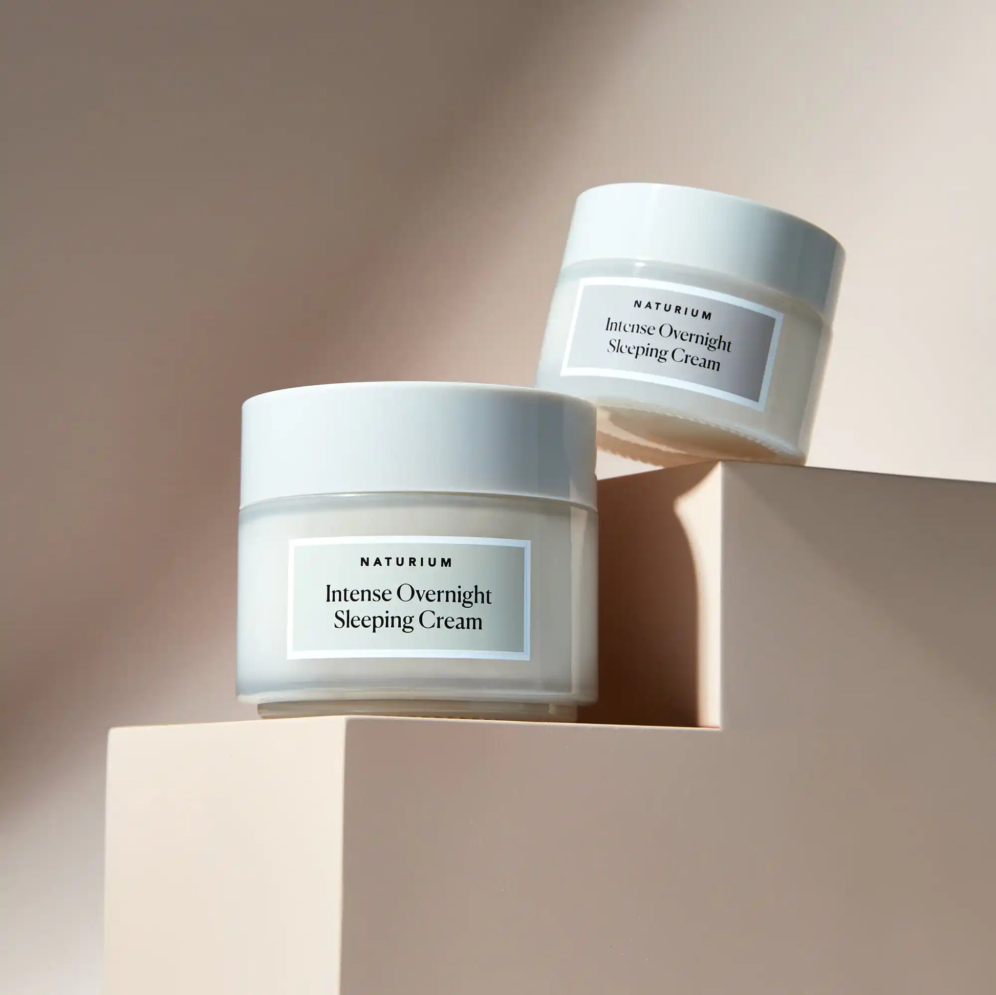intense-overnight-sleeping-cream-jumbo-s7 11_18_2021_Naturium0552-crop.webp