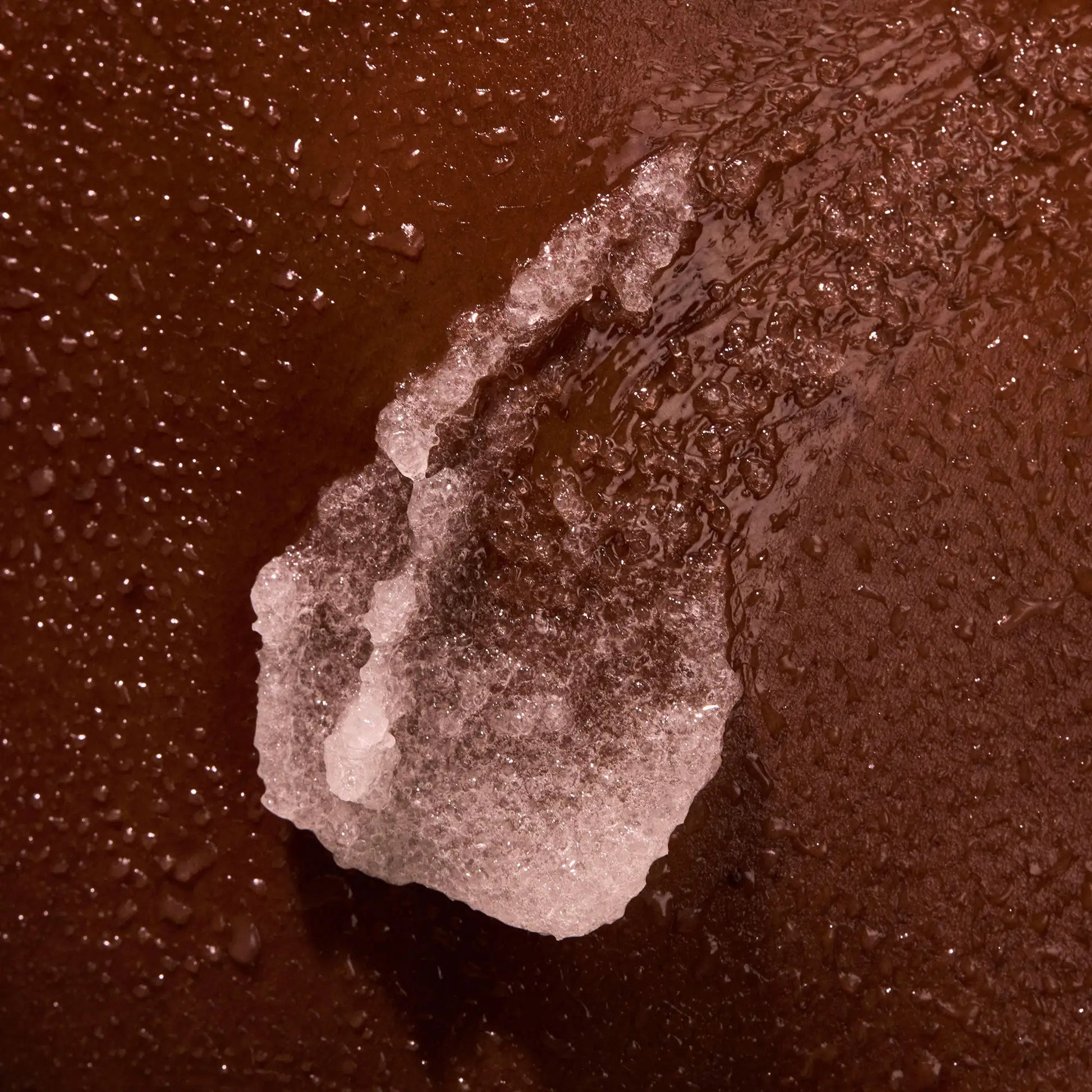 the-glow-getter-multi-oil-body-scrub-x2 NATR-40028-Alt-Image-TheGlowGetterMulti-OilBodyScrub-08.webp